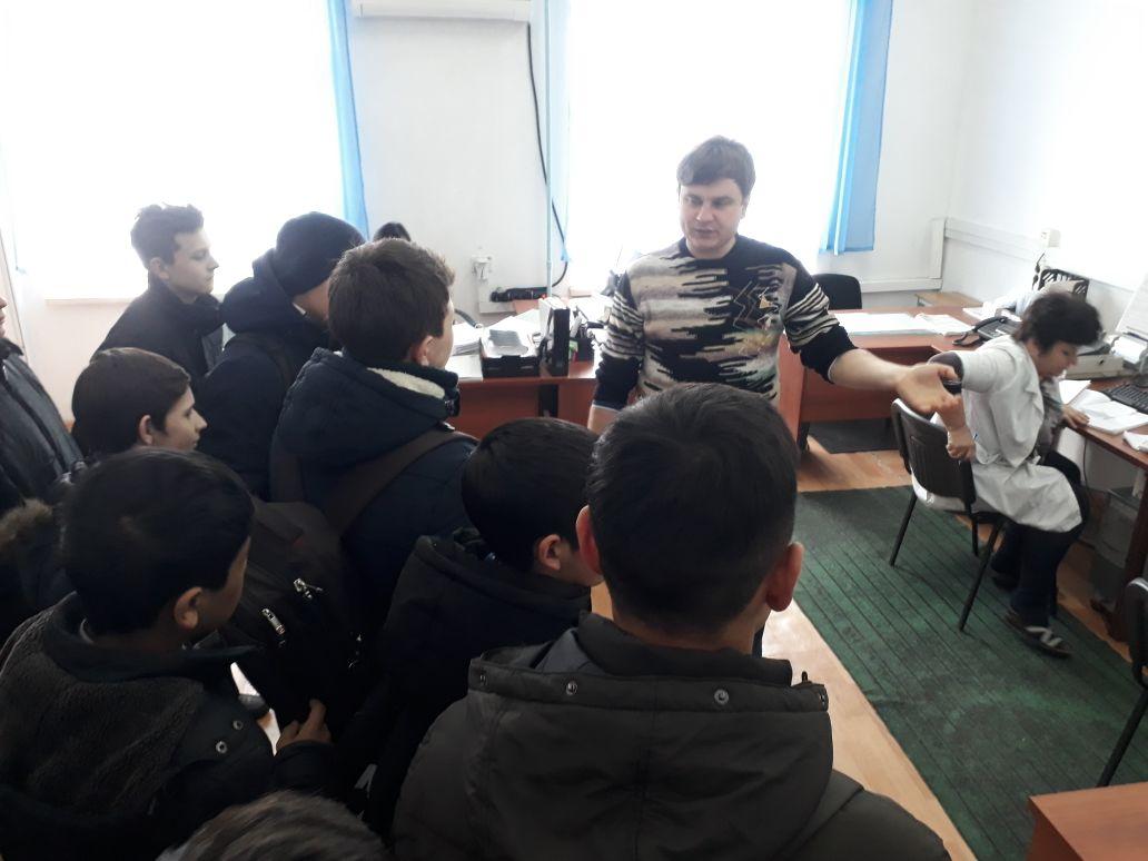 Мектеп түлектерінің "ҚазТелеком"  ұйымына экскурсиясы