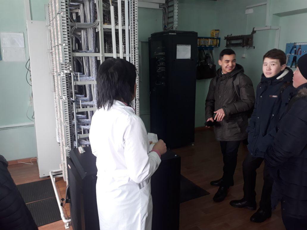 Мектеп түлектерінің "ҚазТелеком"  ұйымына экскурсиясы